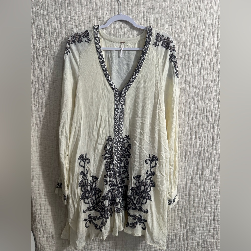 Free People Embroidered Cream Dress Sz large - Picture 3 of 5